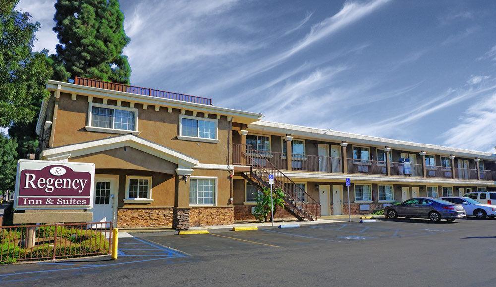 Regency Inn & Suites Downey Exteriör bild