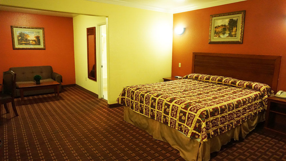 Regency Inn & Suites Downey Exteriör bild