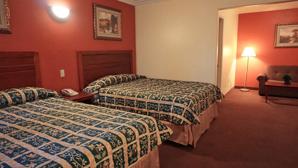 Regency Inn & Suites Downey Exteriör bild