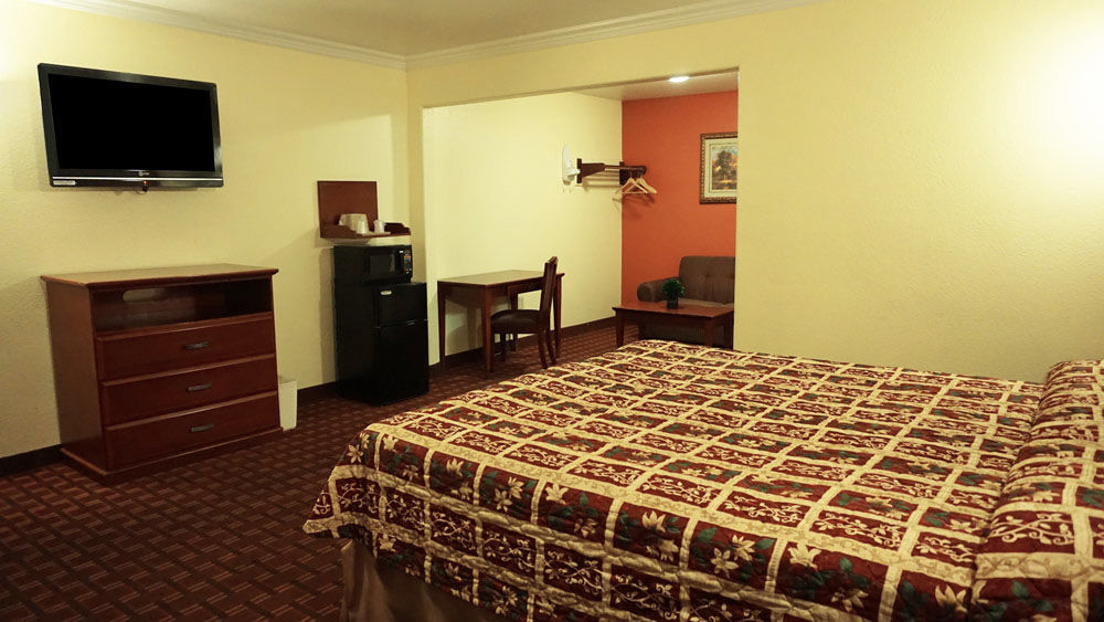 Regency Inn & Suites Downey Exteriör bild