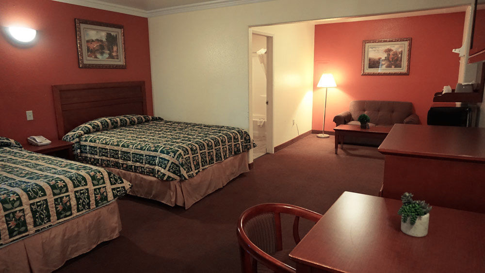 Regency Inn & Suites Downey Exteriör bild