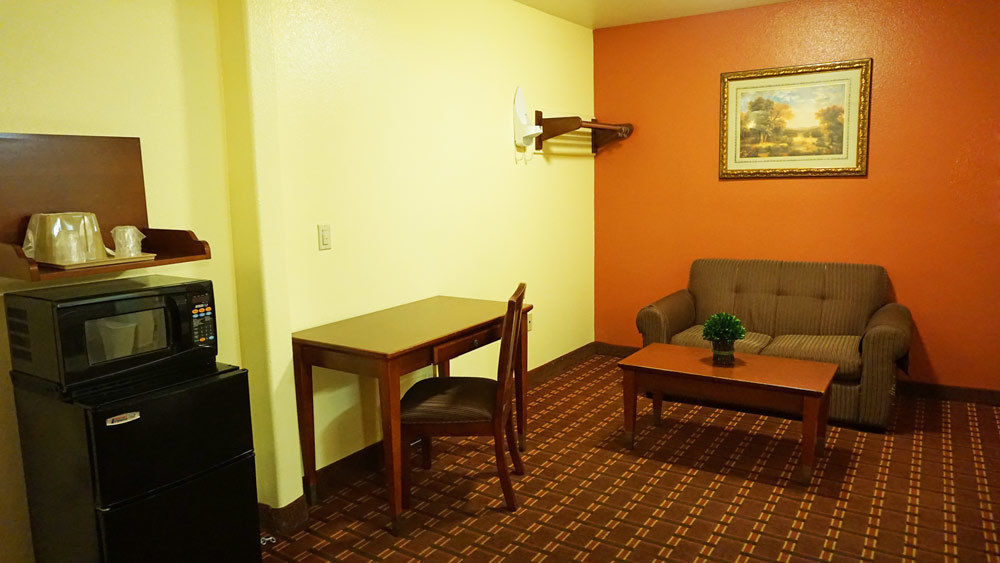 Regency Inn & Suites Downey Exteriör bild