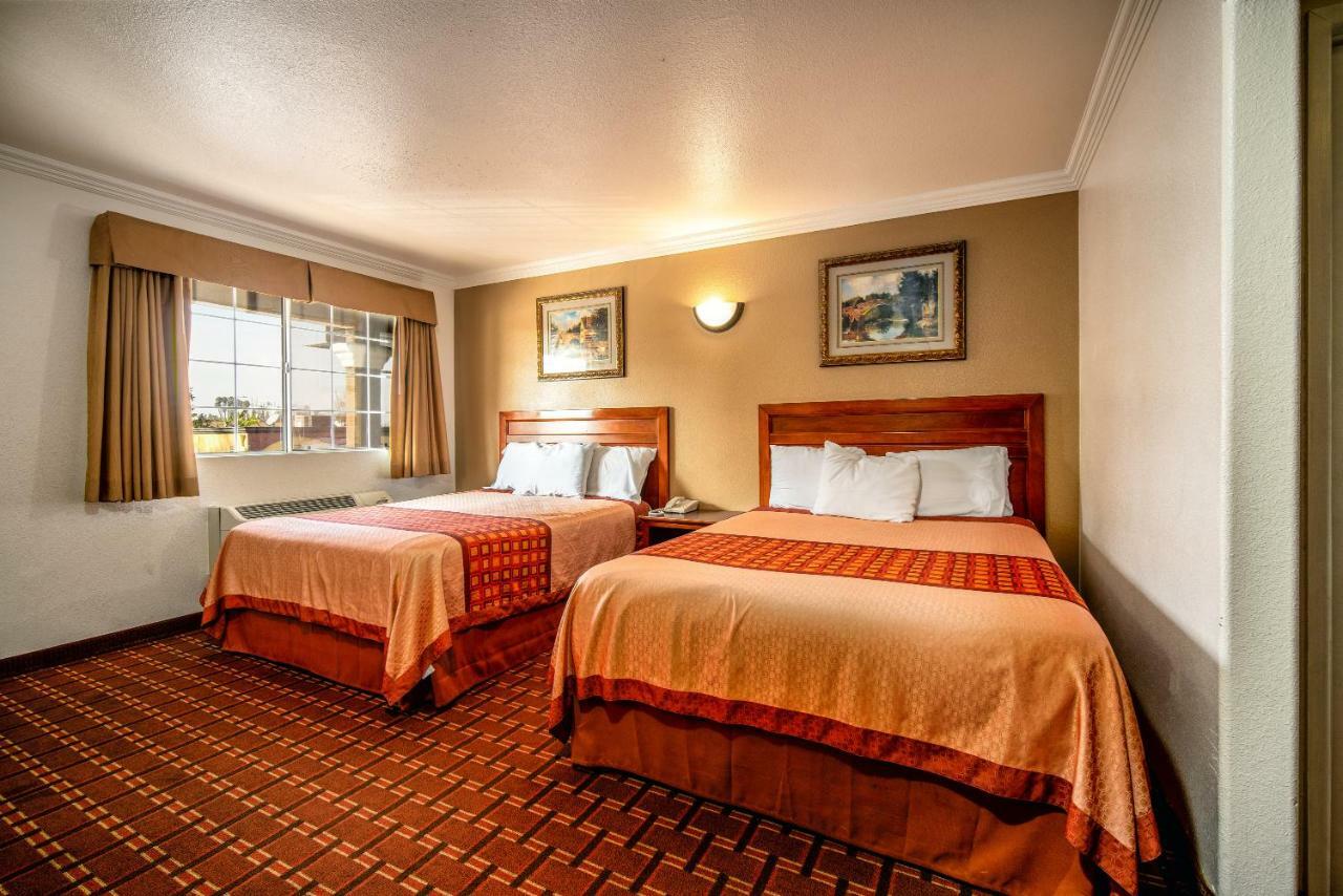 Regency Inn & Suites Downey Exteriör bild