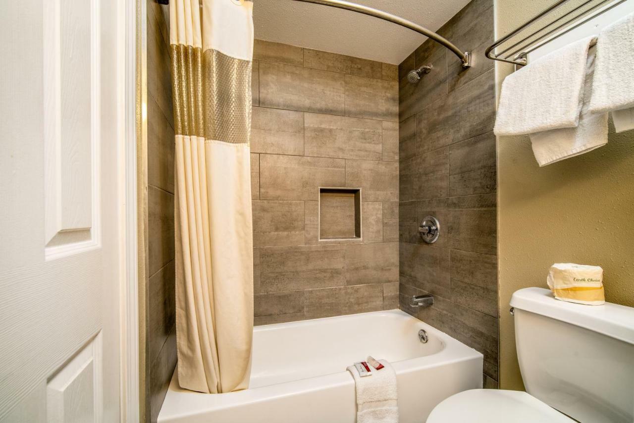 Regency Inn & Suites Downey Exteriör bild
